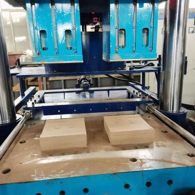 ইনসুলেটিং ইট তৈরি এবং রিফ্র্যাক্টরি ইট তৈরির জন্য কাস্টম বিল্ডিং হাই প্রেসার ২০ টন থেকে ১২০০ টন ব্লু হাইড্রোলিক প্রেস,