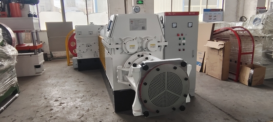 11rpm/min স্পিন্ডল স্পিড ভ্যাকুয়াম এক্সট্রুডার রেড ক্লে ইট তৈরির মেশিনের জন্য 340mm রিমার ব্যাসার্ধ
