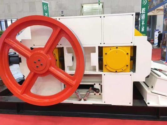 রোল গ্রিলিং মেশিন মৃত্তিকা ইট রোল ক্রাশার মেশিন কাঁচামাল প্রক্রিয়াকরণ ক্রাশিং মেশিন