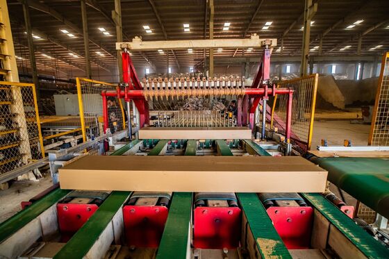 100 টন / দিন থেকে 1200 টন / দিন সিনক্রোনস ডাউন-প্রেস কাটিং মেশিন ক্লে হোল ব্লক এবং সলিড ইট কাটার জন্য