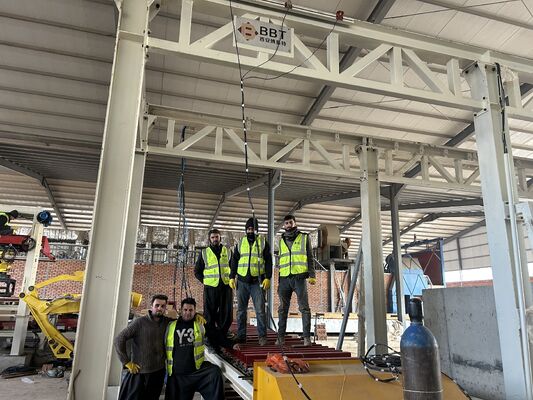 মাটির ইট উৎপাদন লাইনের জন্য সম্পূর্ণ স্বয়ংক্রিয় প্যালেটলেস ইট আনলোড ও প্যাকিং সিস্টেম